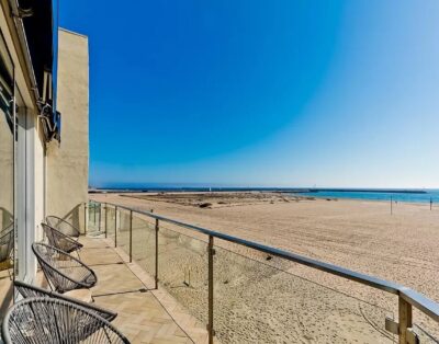 Exceptional 3 Bedrooms On the Beach Penthouse